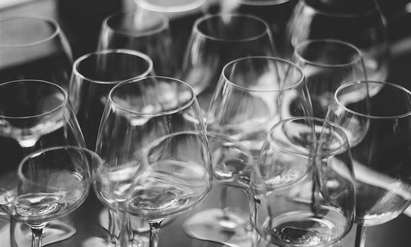 Saznajte kako održavati čaše za vino sjajnijima
