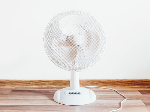 Pročitajte što učiniti kada stolni ventilator buči