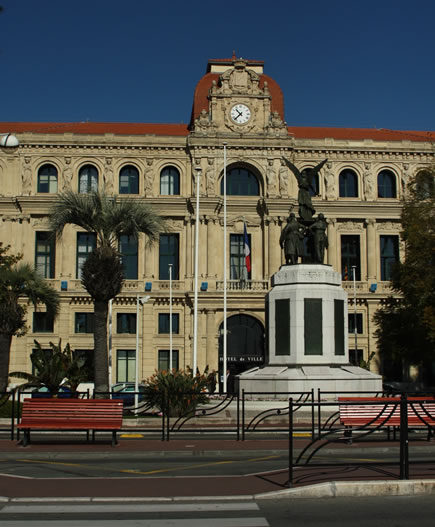 Cannes – od slavnih legendi do kulinarskih užitaka
