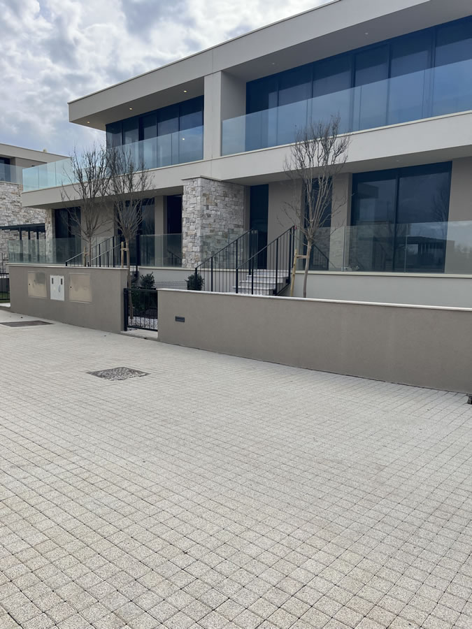 Betonski opločnici Betona Lučko u novom resortu u Savudriji