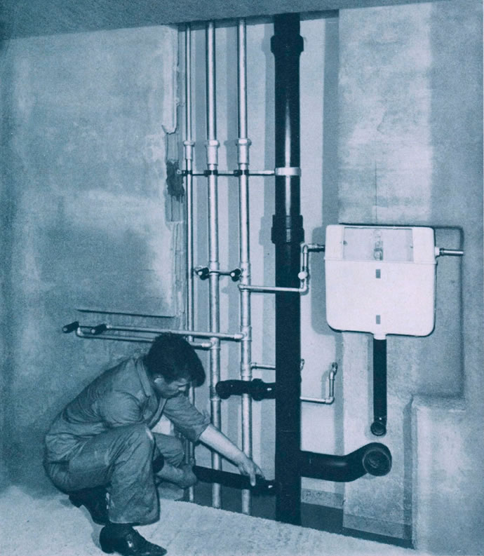Prvi ugradbeni vodokotlić na svijetu 1964. godine