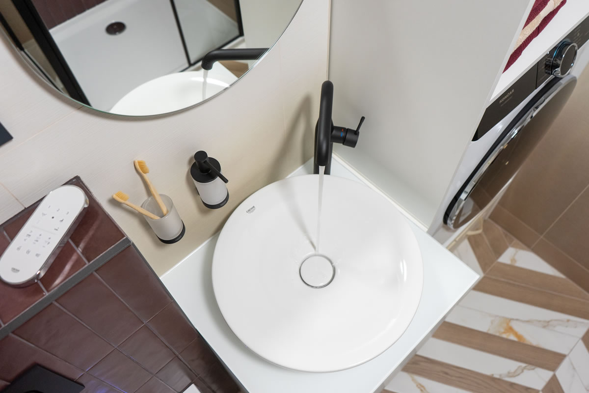 GROHE umivaonik, miješalica i galanterija privukli su pozornost u novoj kupaonici