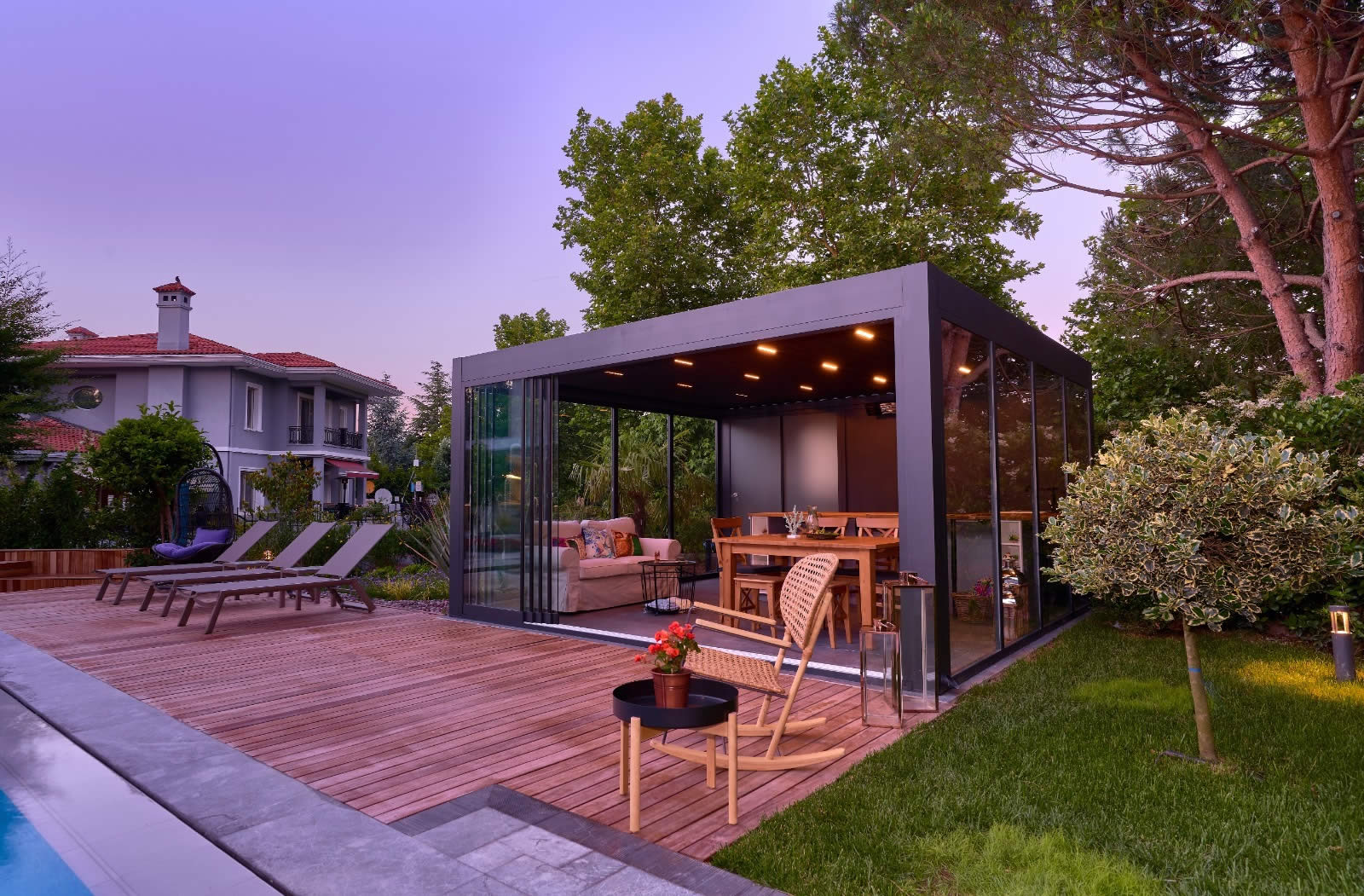 Bioklimatska pergola SKYROOF PLUS i klizni sistem - Invenico sistemi