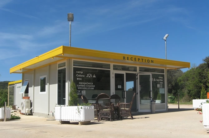 Javna površina: Recepcija - Izolirani kontejneri