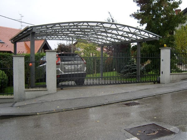 Nadstrešnica