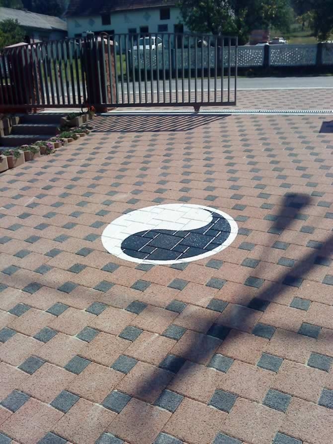 Okućnica: Betonski opločnici