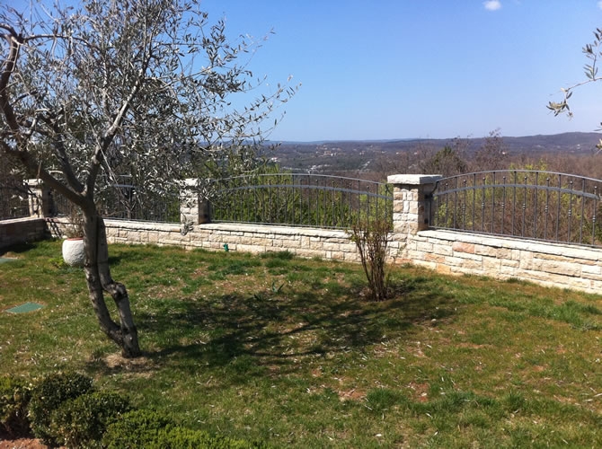 Okućnica: Dvorišna ograda