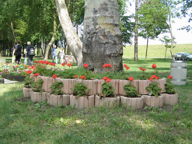 Park: Škarpni element - cvjetni zid