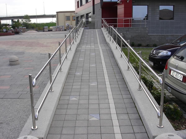 INOX ograda - invalidske rampe