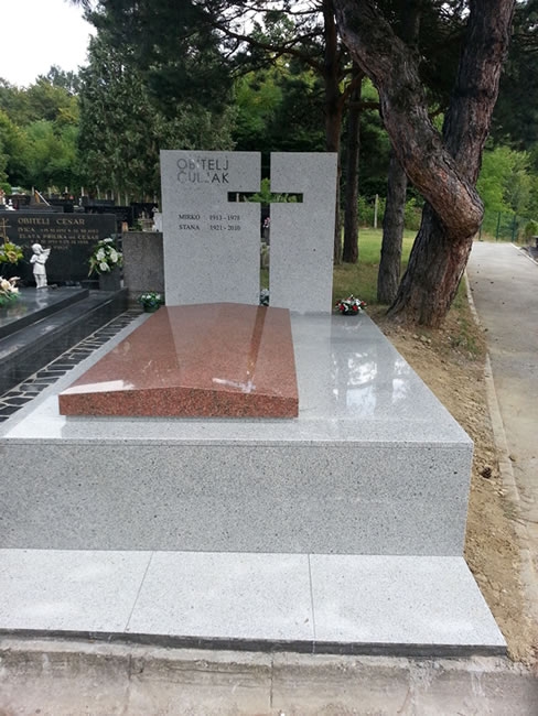 Nadgrobni spomenik 1 (Stipe Lucić kamenoklesarski centar i klesarstvo)