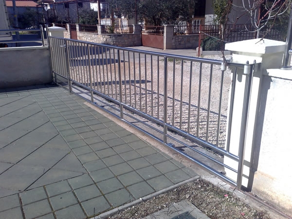 Klizna dvorišna INOX ograda