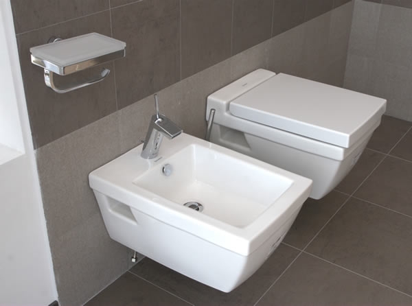 Sanitarije DURAVIT (umivaonik, WC školjka, kuponski namještaj...)