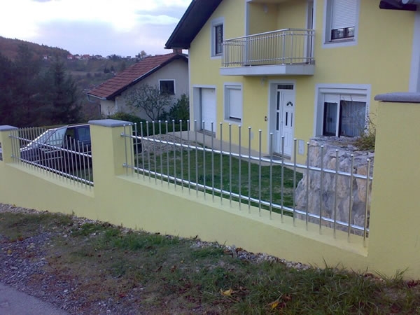 Ukrasna vanjska dvorišna ograda AKM