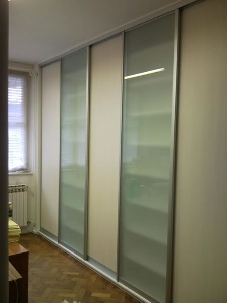 Ugradbeni ormar 5 (Laurus Net d.o.o.)