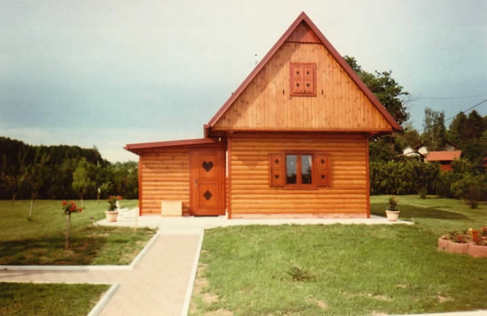 Drvena kućica (Stolarija Memento)