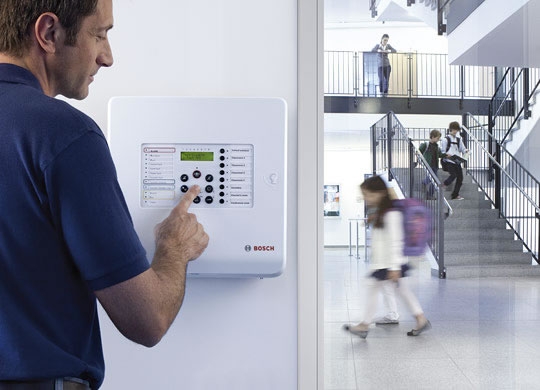 Bosch FPC-500 - konvencionalna vatrodojavna centrala