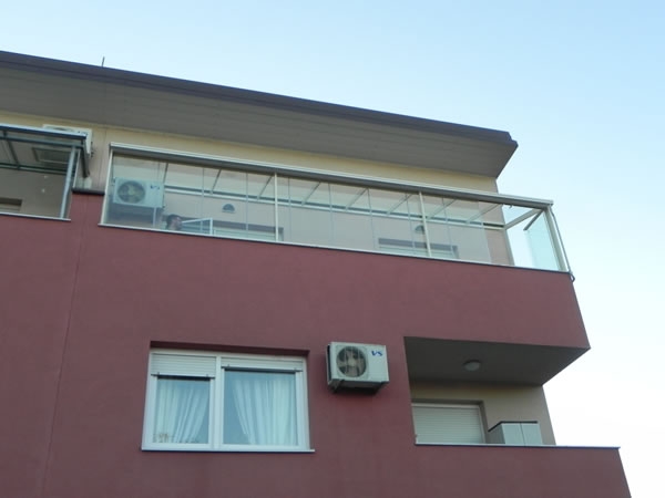 Ostakljivanje nadstrešnice bez vertikalnih profila (2)
