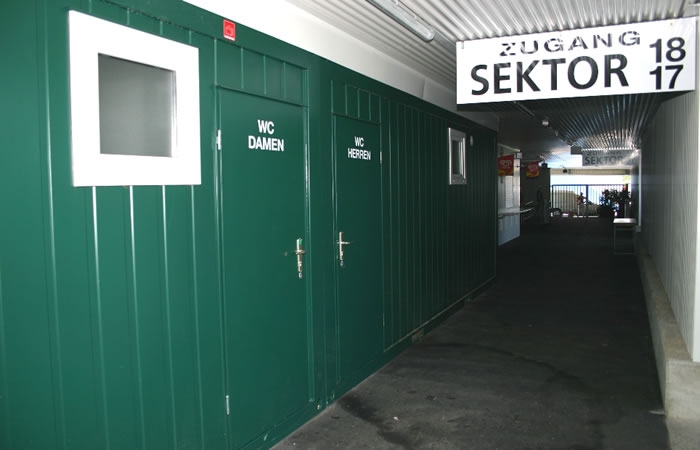 Sanitarni čvor na stadionu - izolirani kontejner