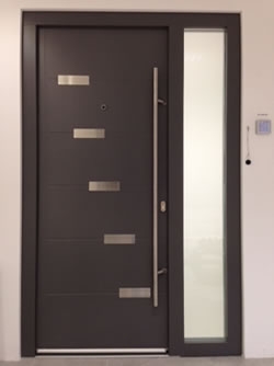 PVC i ALU ulazna vrata sa dekorativnim panelima Element i tehnologija proizvodnje Rehau Geneo 86 AluClip