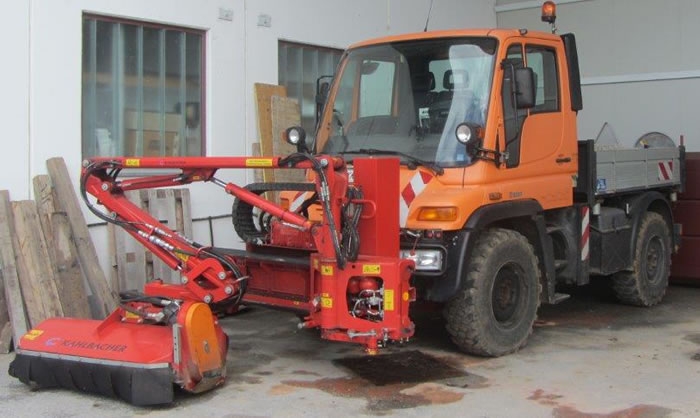 Rabljeni strojevi: Mercedes Benz Unimog U300 - komunalno vozilo