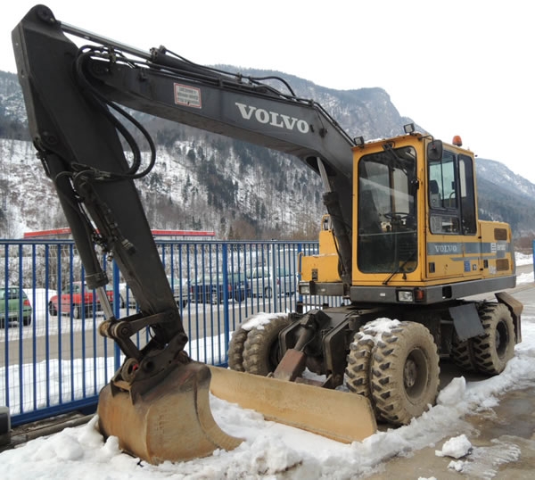 Rabljeni strojevi: Bager na kotačima Volvo EW130C