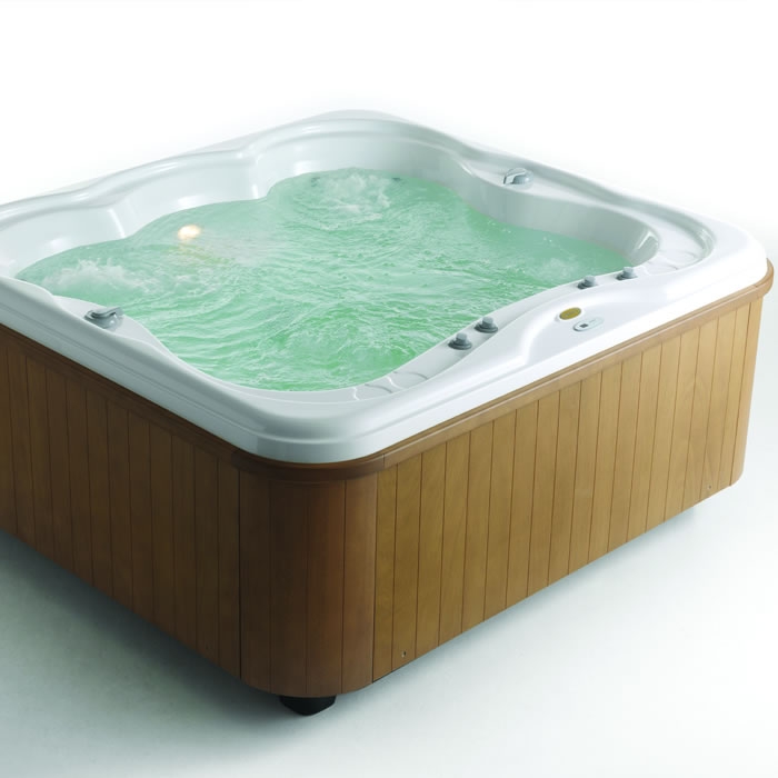 Originalni Jacuzzi® hidromasažni bazen OXIA WOOD