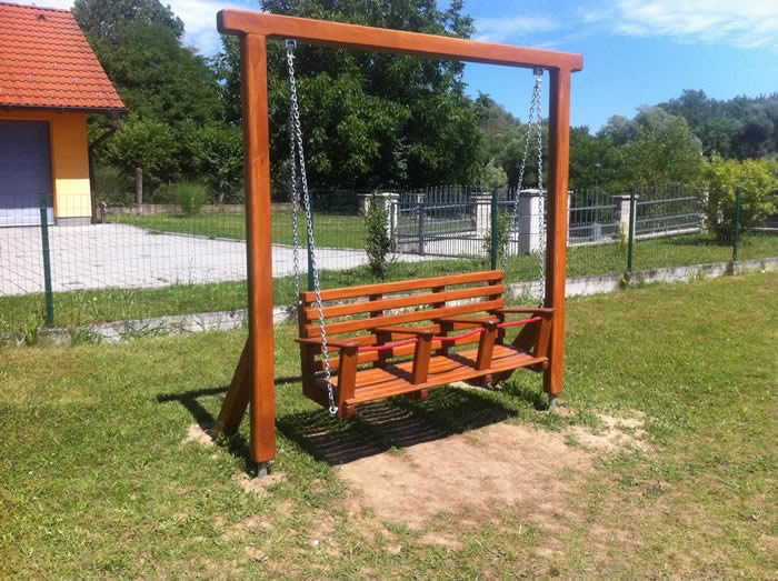 Klupa-ljuljačka