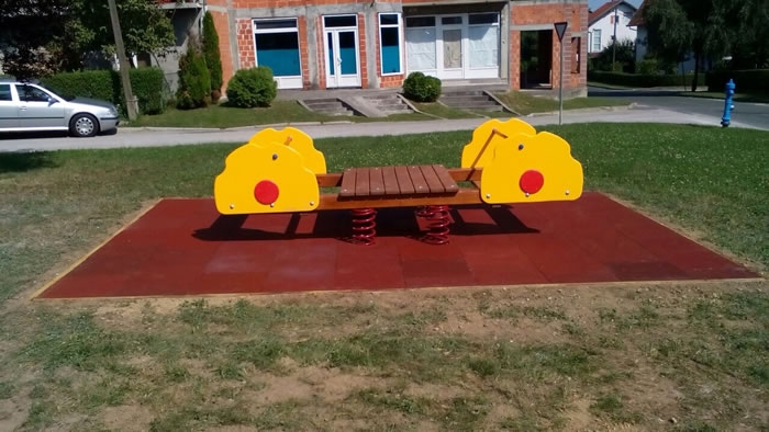 Njihalica na 4 opruge za više djece, cvijetovi
