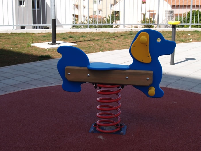 Njihalica na jednoj opruzi za jedno dijete, pas