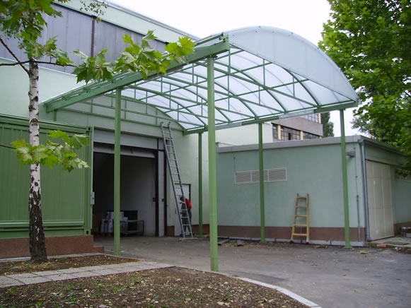 Nadstrešnica za istovarni punkt skladišta