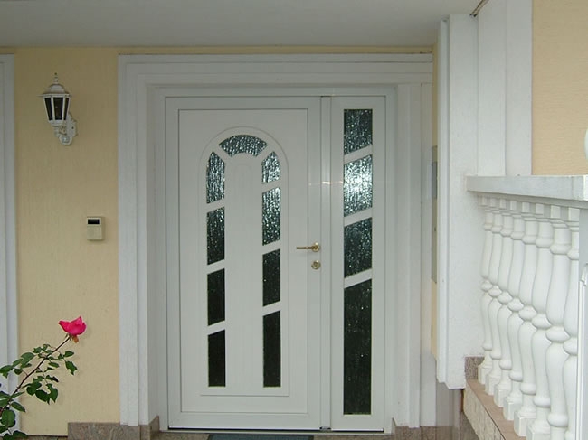 PVC ulazna vrata Montplast