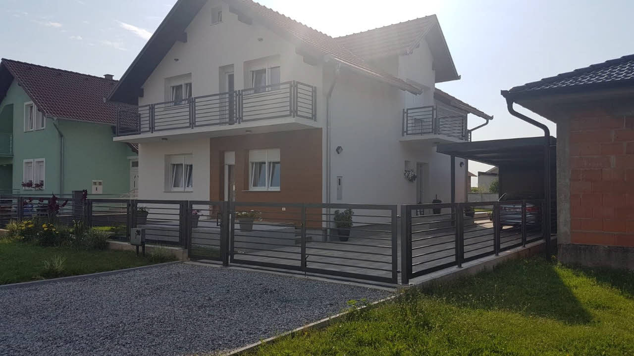 Moderne dvorišne i balkonske ograde