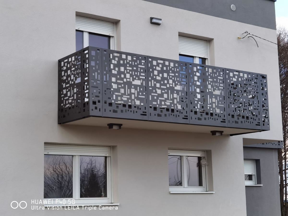 Cinčana i lakirana balkonska ograda