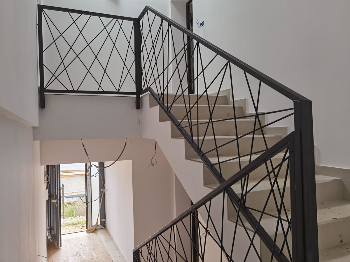 Moderna metalna stubišna ograda