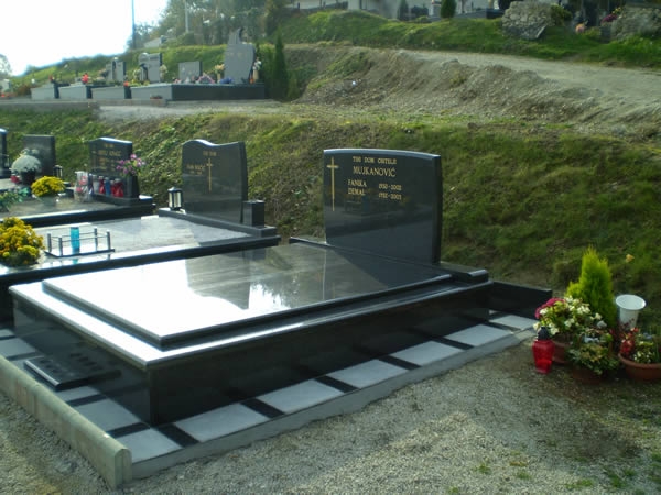 Nadgrobni spomenici 5 (Graniti Lučko d.o.o.)