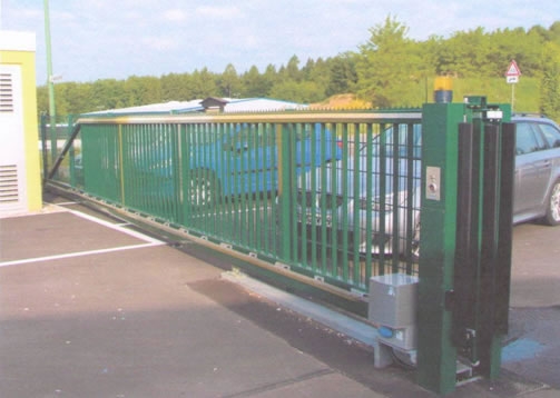 Konzolna samonosiva šiber vrata (dvorišna, industrijska) bez šine sa ili bez električnog pogona