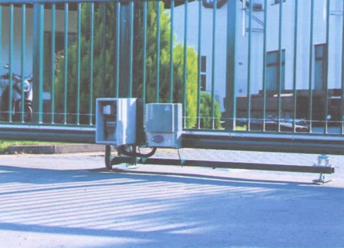Konzolna samonosiva šiber vrata (dvorišna, industrijska) bez šine sa ili bez električnog pogona (2)