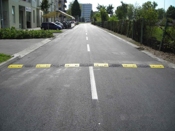 Modularni sustavi za smirivanje prometa (trakasti uspornici - ležeći policajci) 2