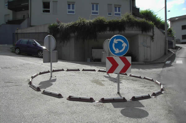 Modularni sustavi za smirivanje prometa (rubnjaci i razdjelnici) 3