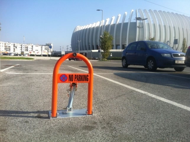Preklopni branik (čuvar parkinga) MODEL "B" plastificirani