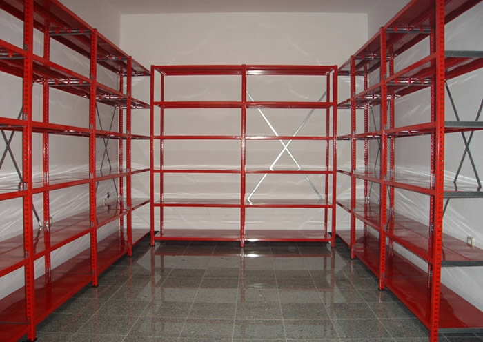 Metalne stalaže za skladišta, arhive, prodajne prostore