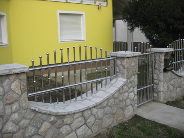 Dvorišna inox ograda