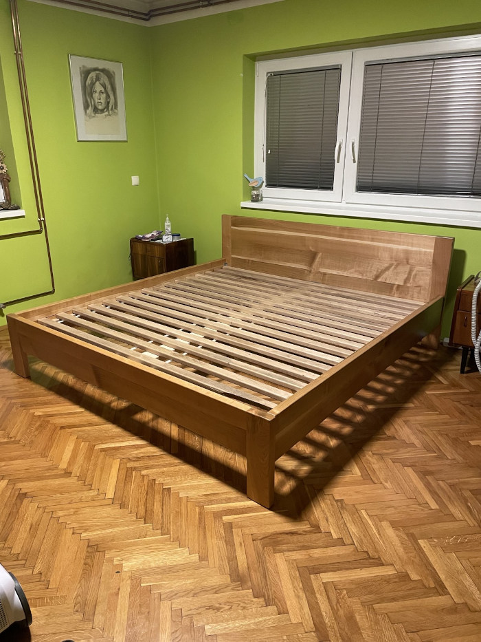 Drveni krevet