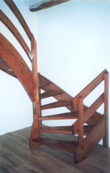 Spiralne drvene stepenice 2
