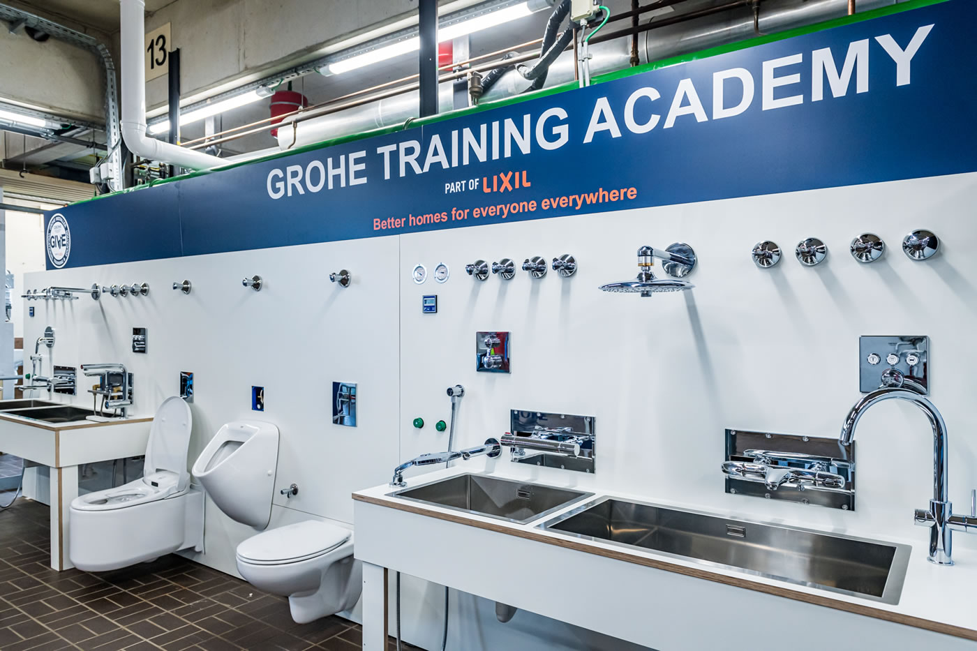 GROHE sa svojim GIVE programom osigurava strukovnim školama najmoderniju praktičnu nastavu u regiji