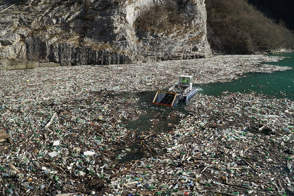 Za budućnost bez plastike: iz jezera Bočac u Bosni i Hercegovini GROHE uklonio 30 tona plastičnog otpada
